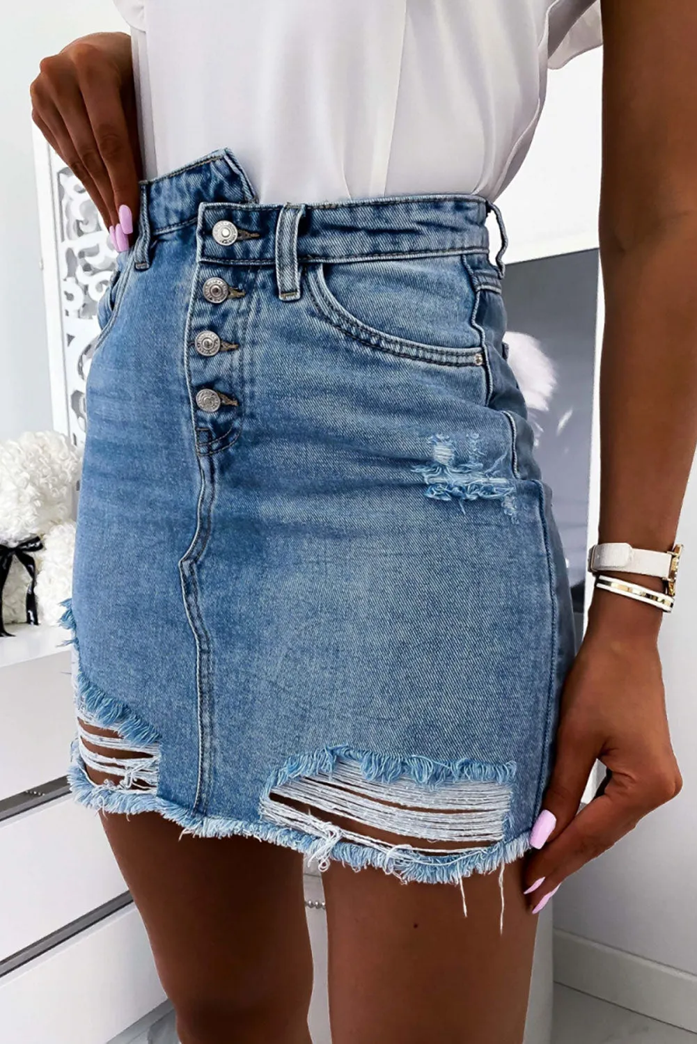 Chic Design Ripped Jeans Skirt
