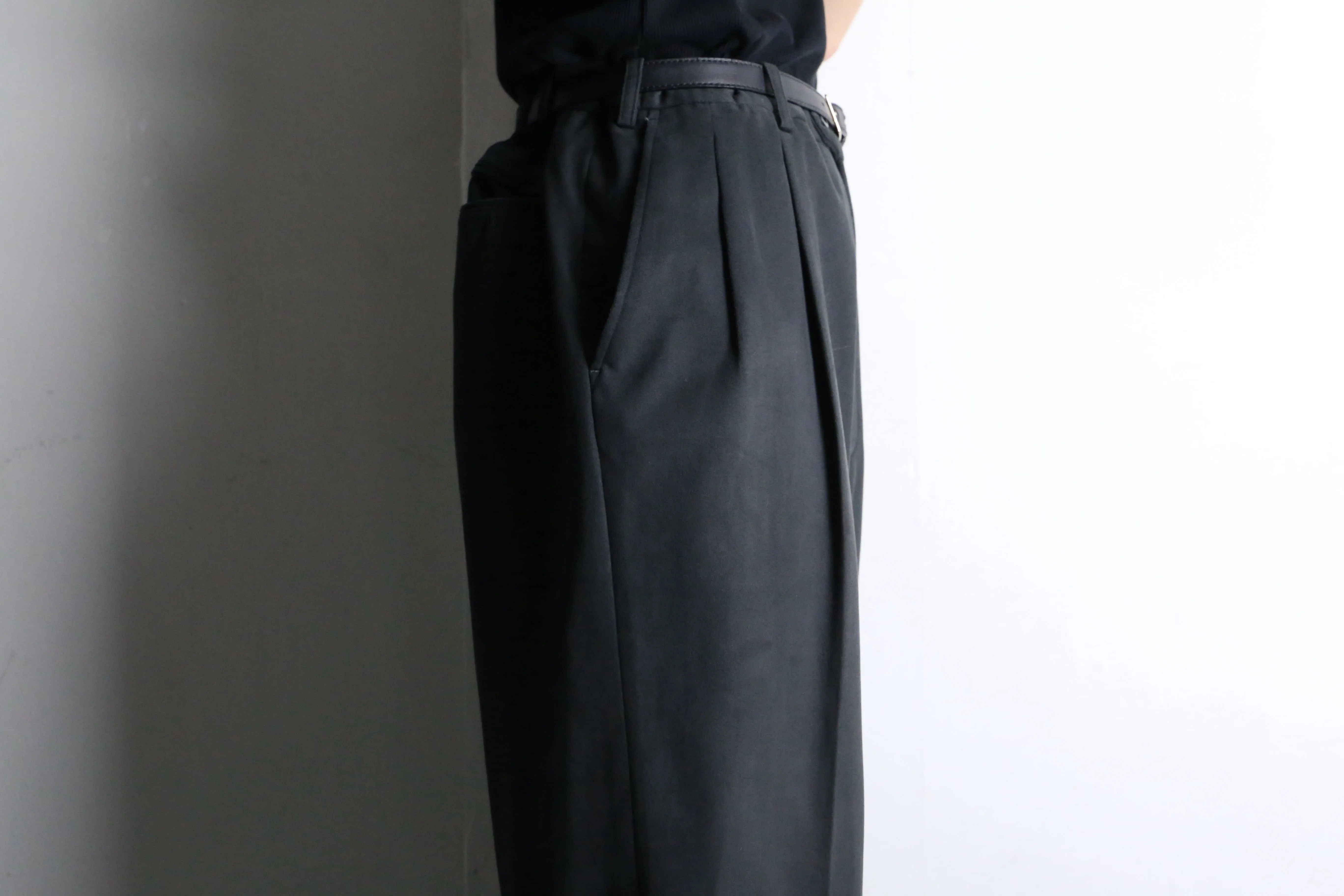 sumikuro color 2 tuck high waist wide straight pants
