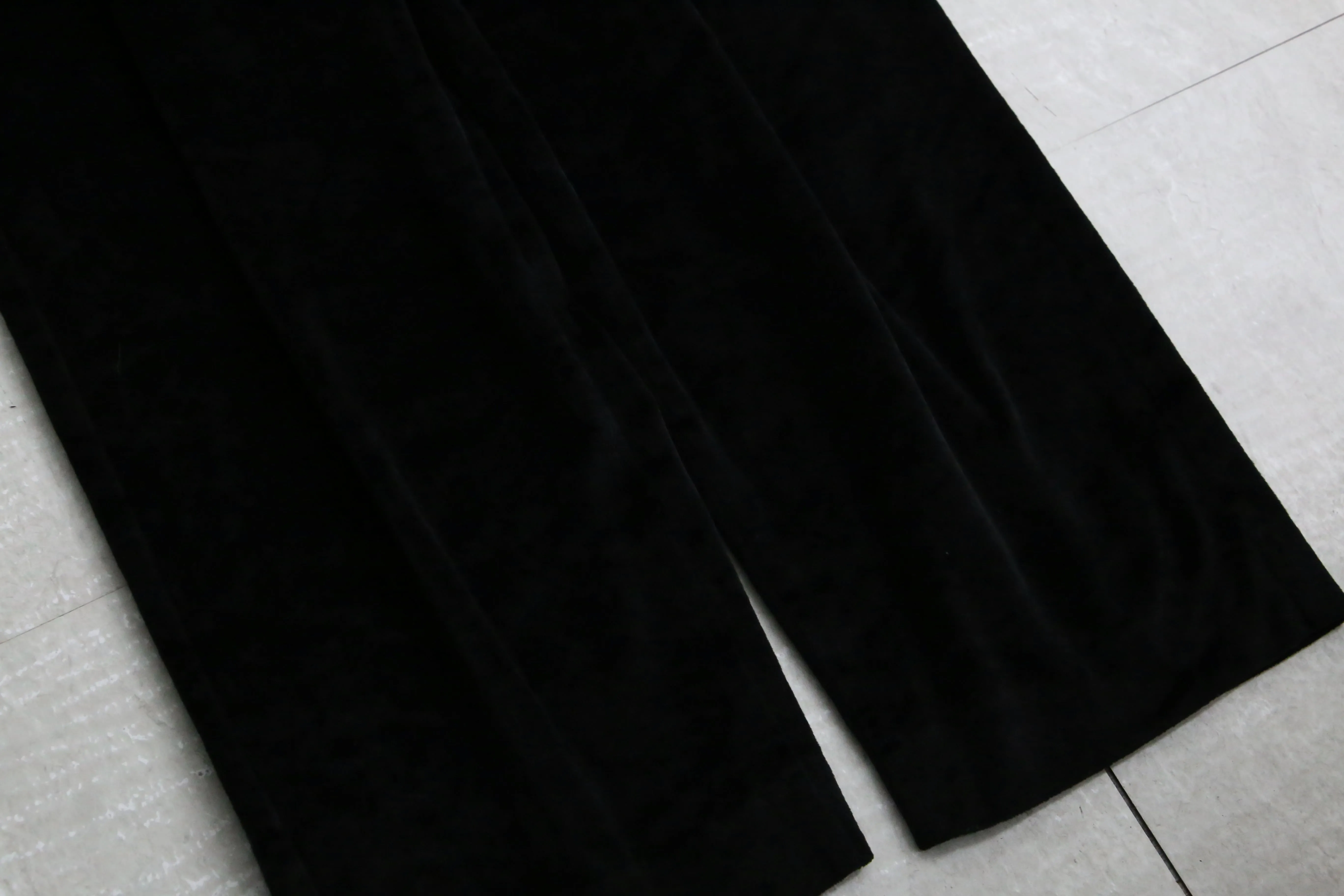 wide straight box tuck velour slacks