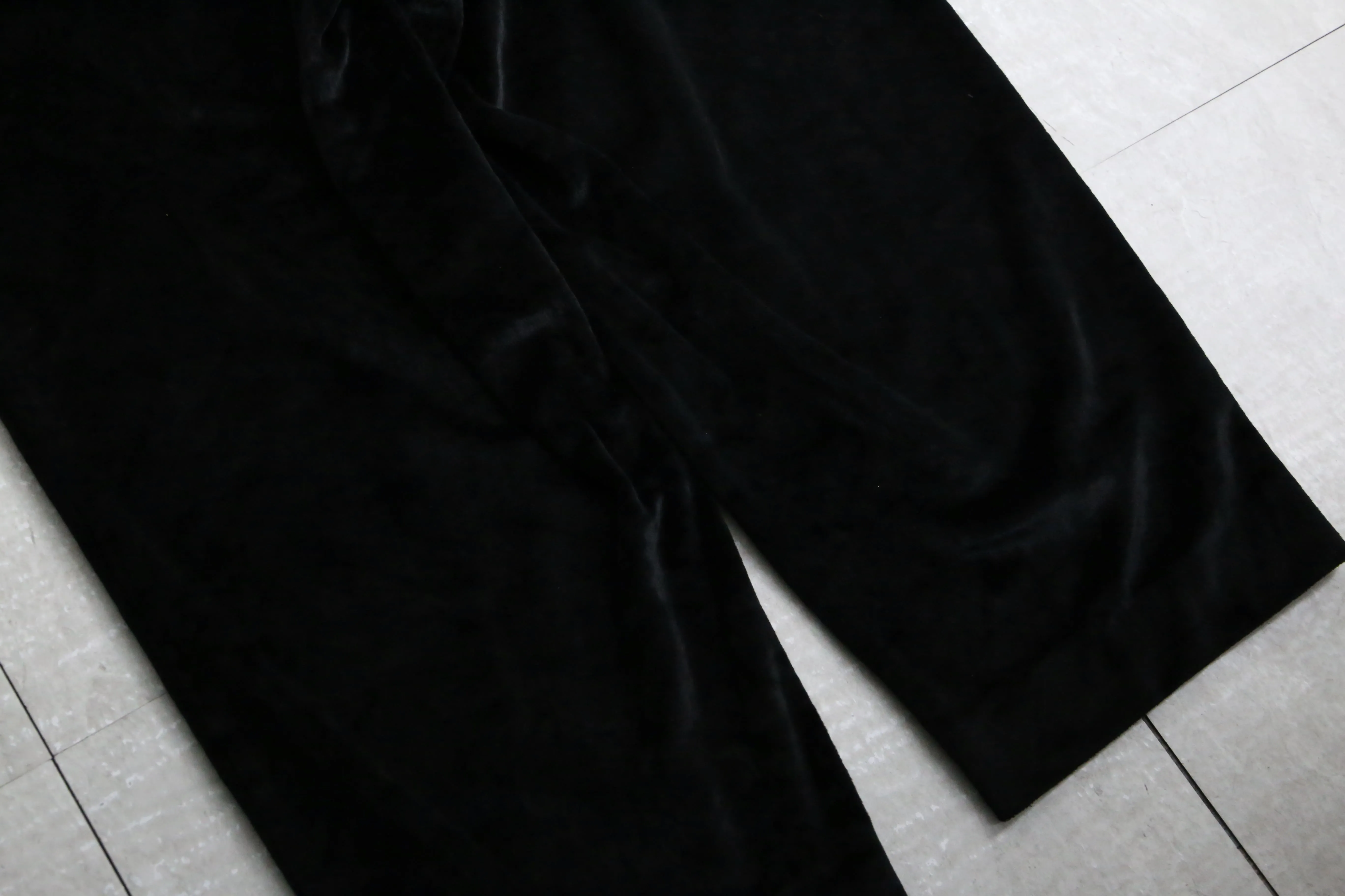 wide straight box tuck velour slacks