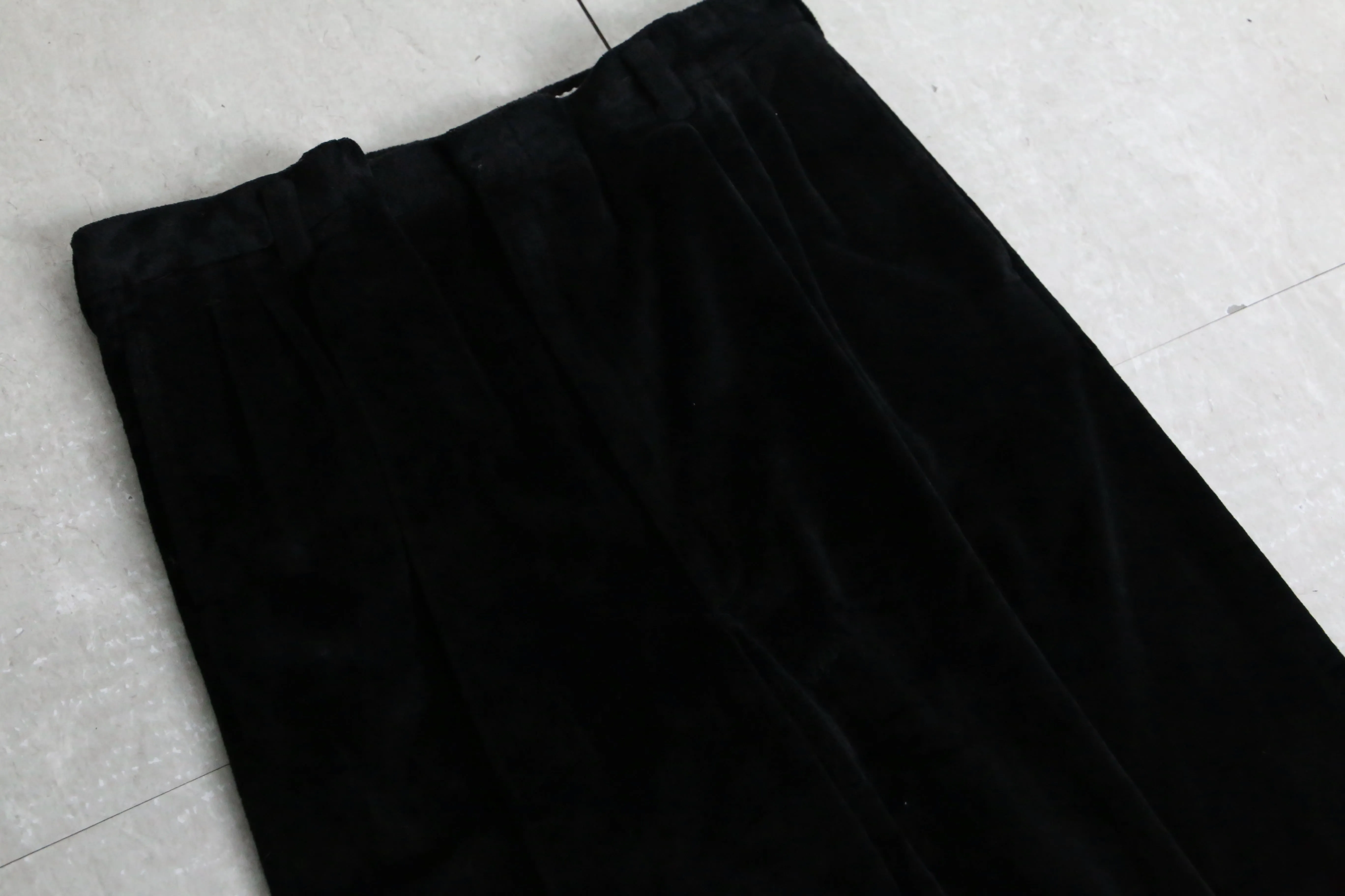 wide straight box tuck velour slacks
