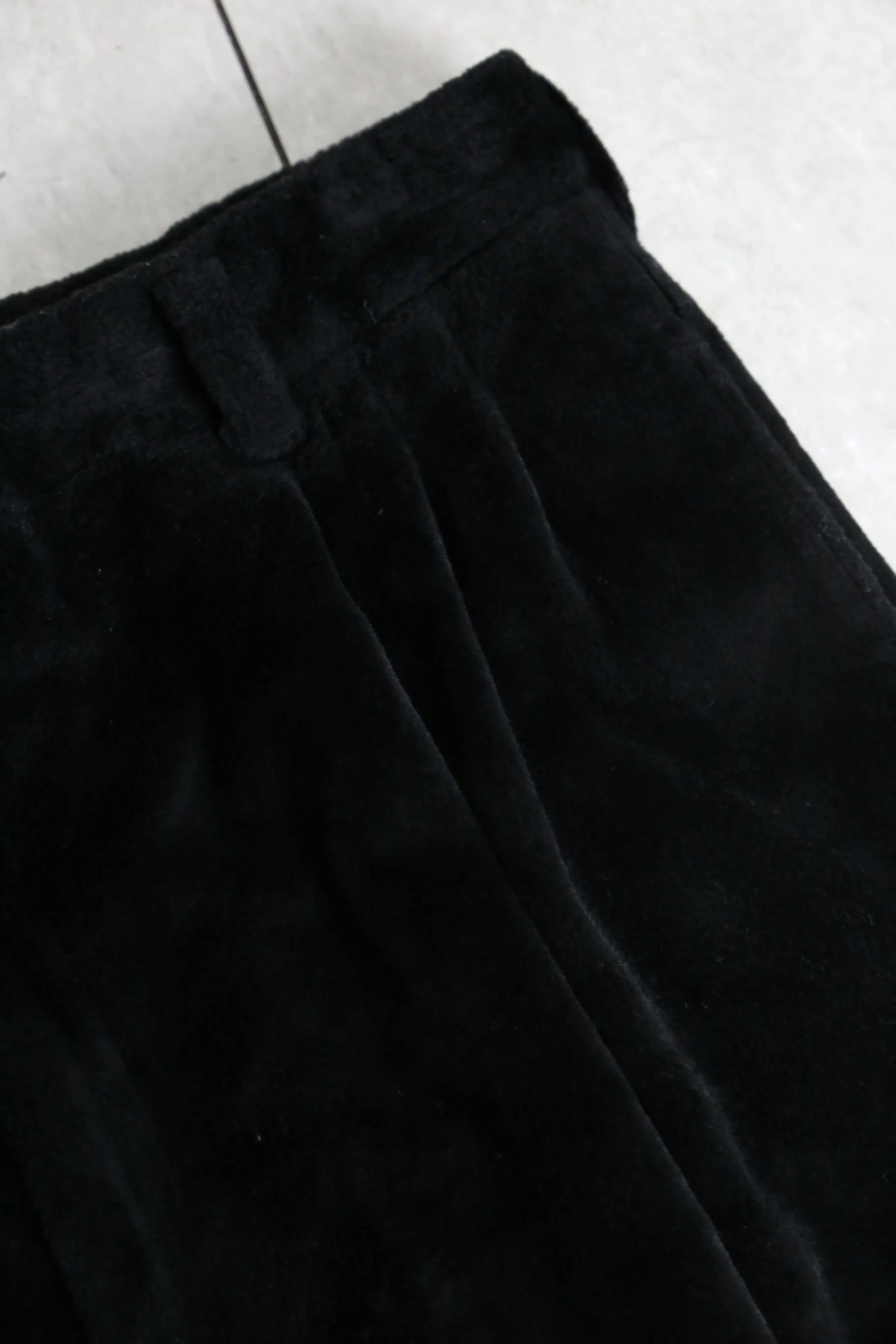 wide straight box tuck velour slacks