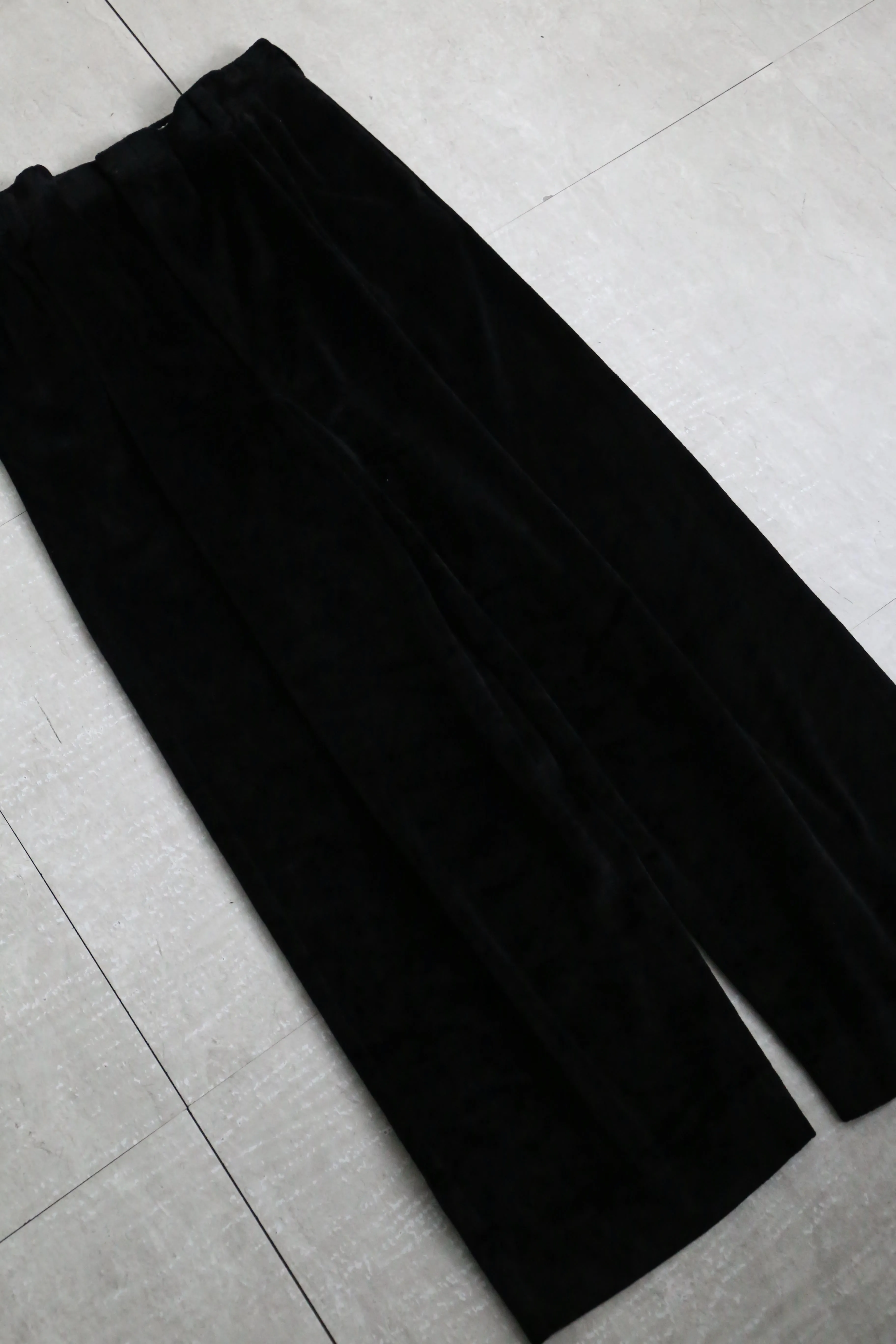 wide straight box tuck velour slacks