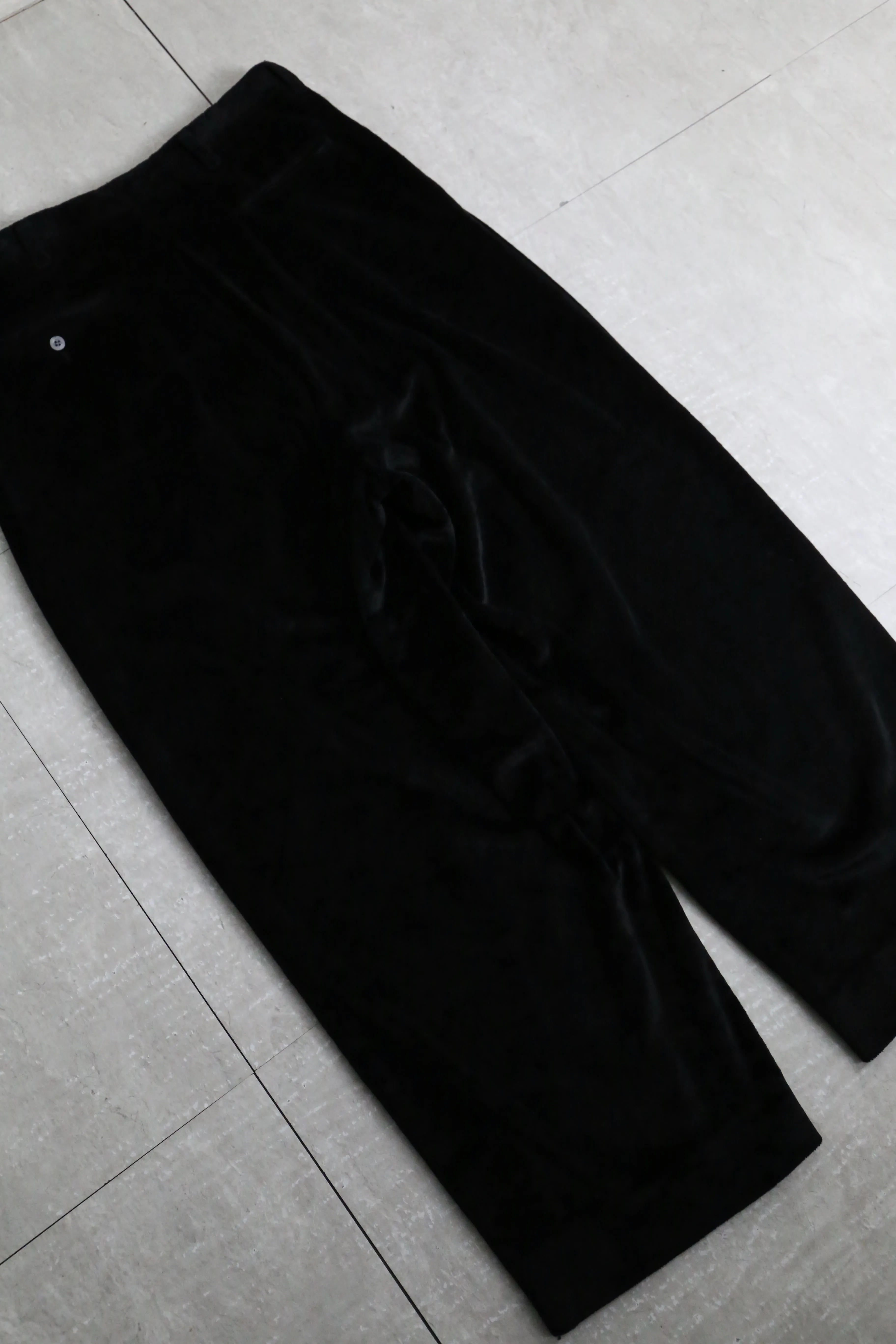 wide straight box tuck velour slacks