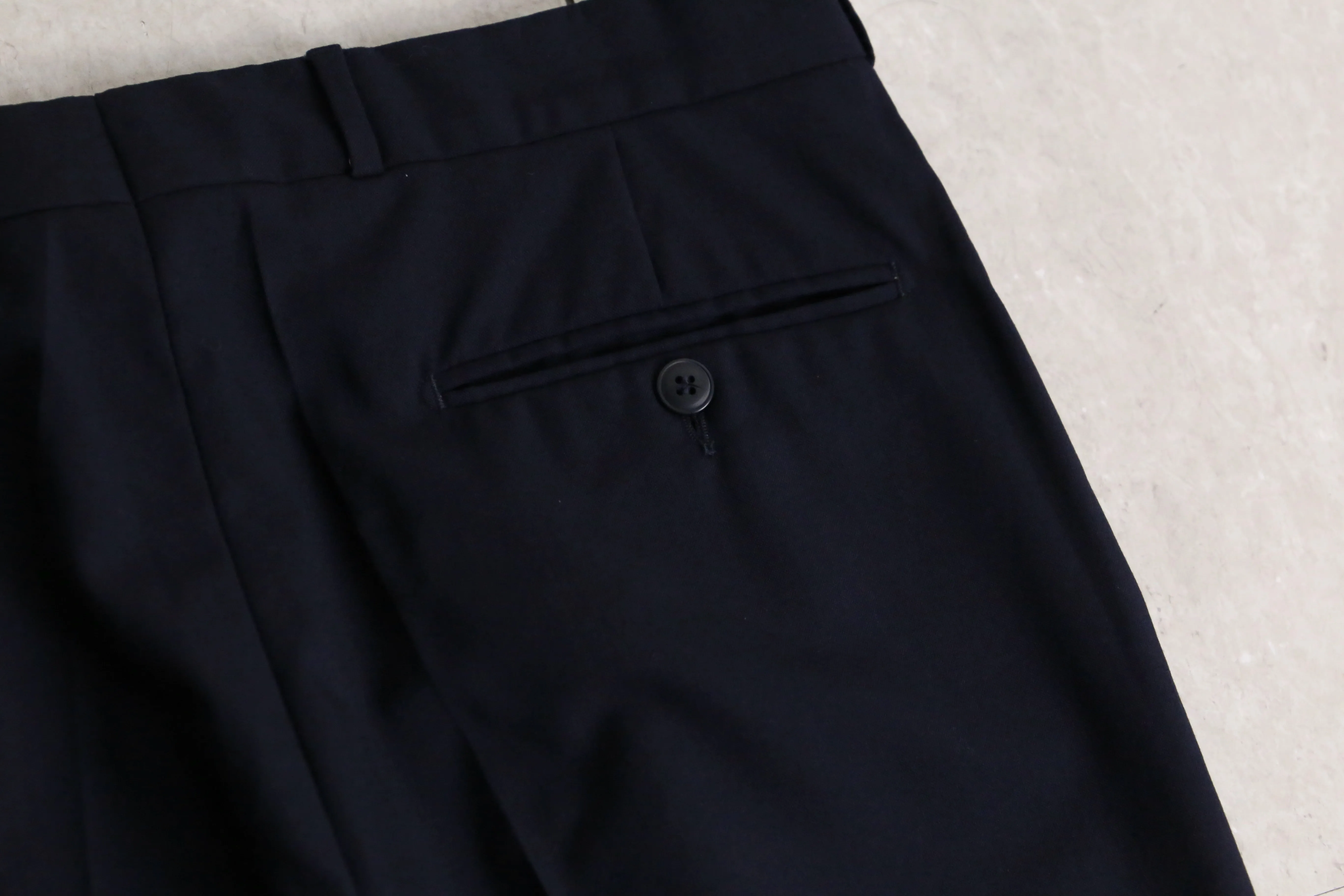 “Yves Saint Laurent” navy straight slacks
