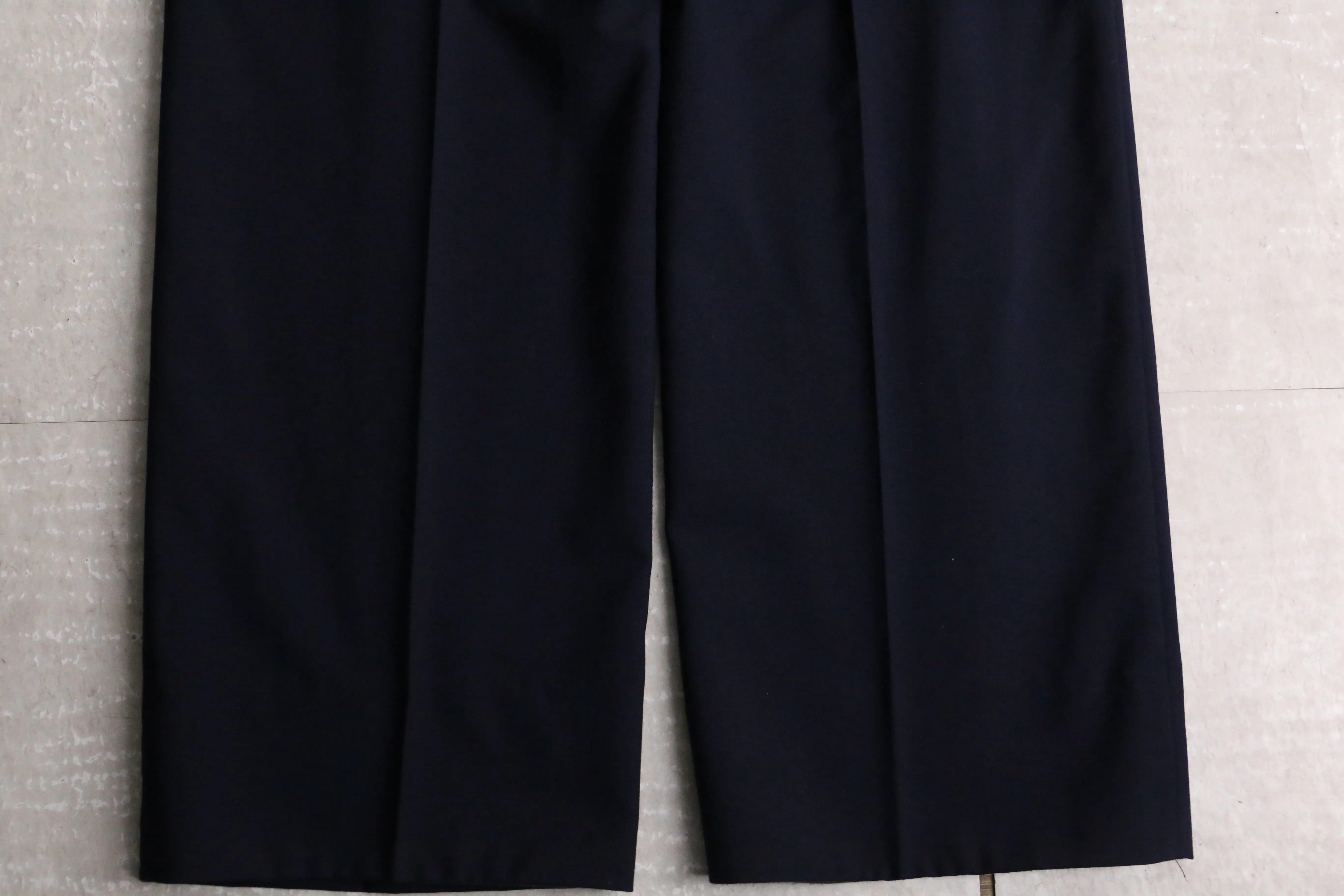 “Yves Saint Laurent” navy straight slacks
