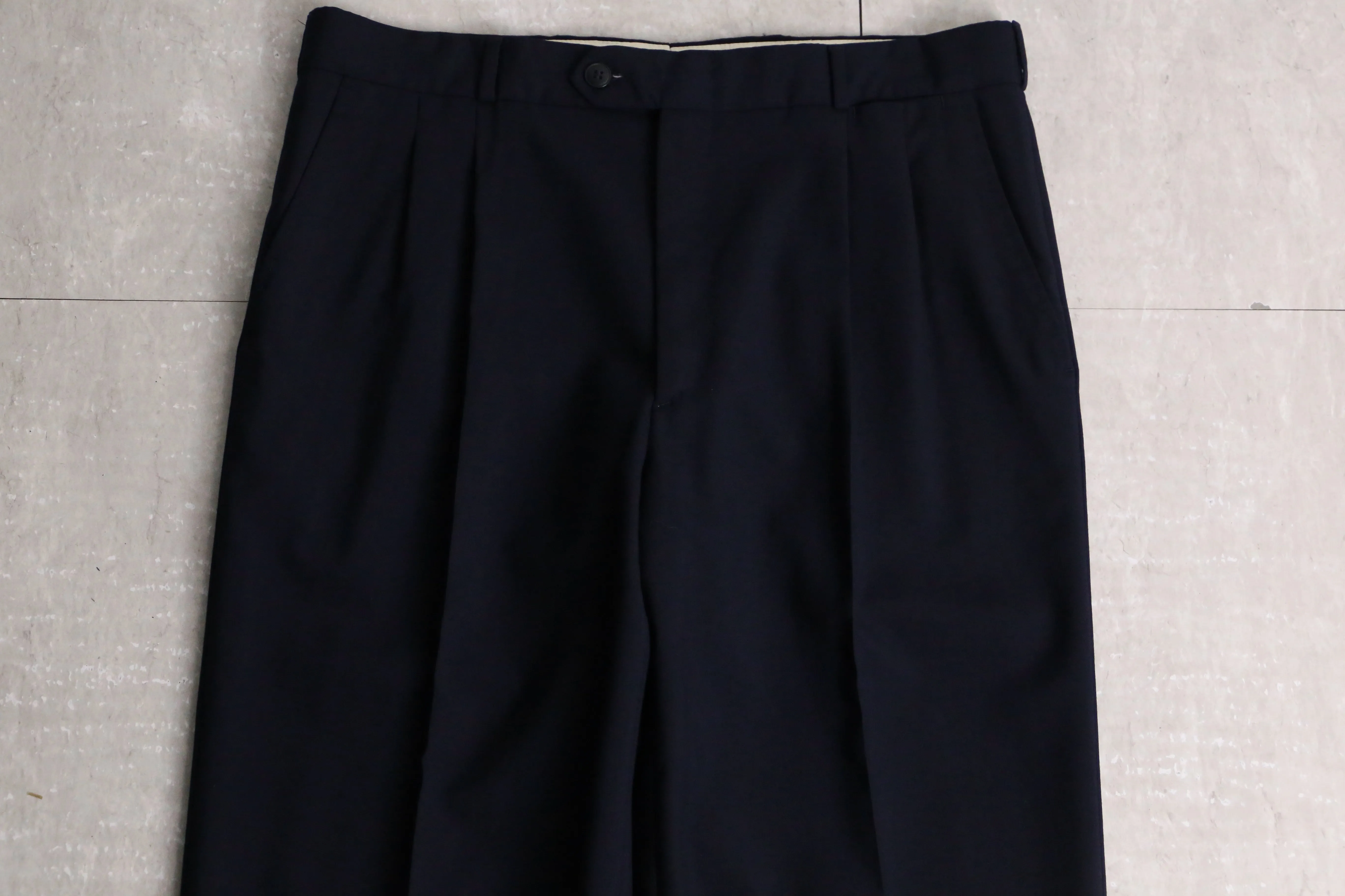 “Yves Saint Laurent” navy straight slacks